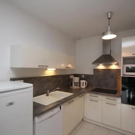 T2 Bis Avec Terrasse Ouest Et Wi-fi - Fr-1-608-70 *