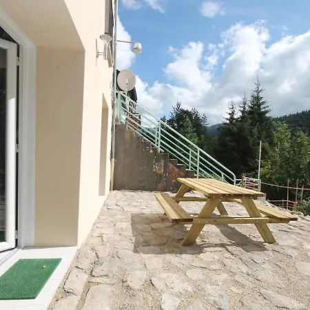 Apartment Le Mont-dore: Beau T2bis Avec Terrasse, 2 Chambres, Wifi - Fr-1-608-70